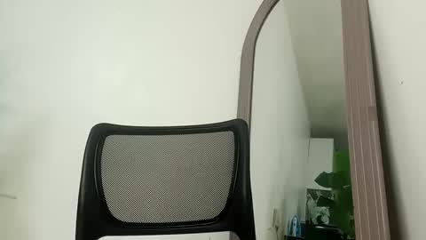 Snapshot of sneaky_link2 chatting on 25, 5, 2026 papi online show from 25, 5, 2026