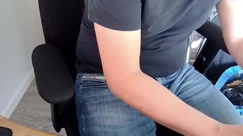 Sneakybill online show from 17, 9, 2025