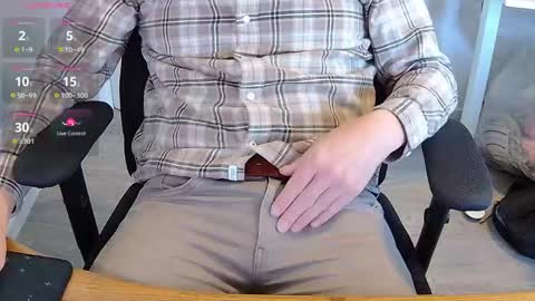 Snapshot of sneakybill82 chatting on 21, 4, 2026 Sneakybill online show from 21, 4, 2026