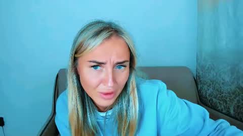 Snapshot of snezanablond chatting on 17, 6, 2026 Sneja online show from 17, 6, 2026