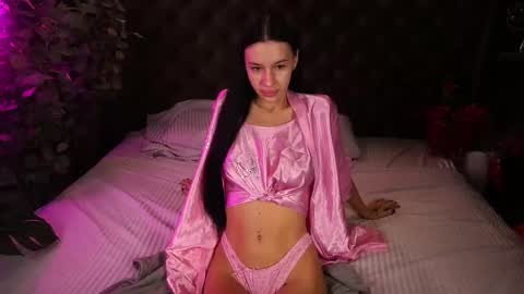 snow_whiteeex online show from 2, 11, 2025