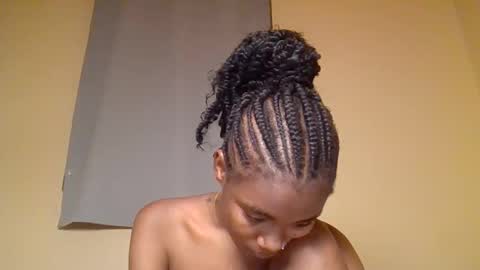 Snowie eyes online show from 19, 11, 2025