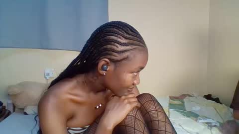 Snapshot of snowie_eyes chatting on 17, 1, 2026 Snowie eyes online show from 17, 1, 2026