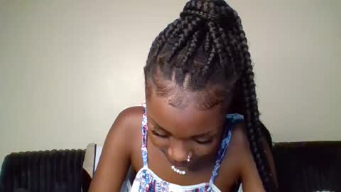 Snapshot of snowie_eyes chatting on 7, 4, 2026 Snowie eyes online show from 7, 4, 2026