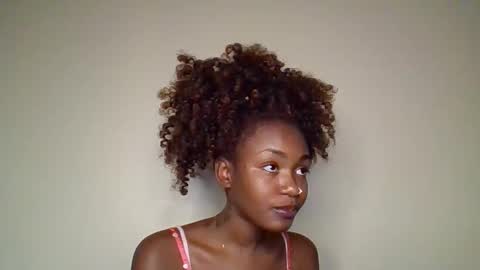 Snapshot of snowie_eyes chatting on 13, 5, 2026 Snowie eyes online show from 13, 5, 2026