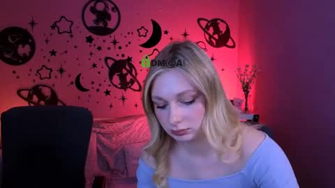 Snapshot of so_hot_rosalie chatting on 19, 5, 2026 so_hot_rosalie online show from 19, 5, 2026