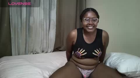 Snapshot of soaking_slut_layla chatting on 27, 7, 2026 Layla - The Soaking Slut online show from 27, 7, 2026