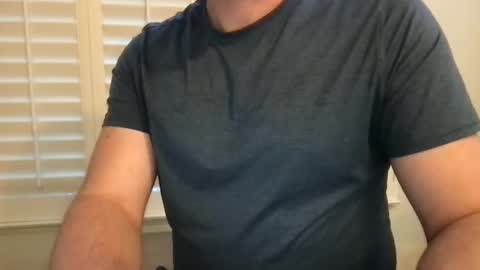 Snapshot of socal805c chatting on 26, 11, 2025 chris online show from 26, 11, 2025