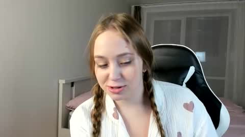 Snapshot of sofaris chatting on 27, 12, 2024 Sophy online show from 27, 12, 2024