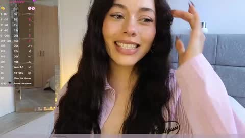 Snapshot of soffimoon_ chatting on 19, 5, 2026 IG Soffimoon I THANK YOU FOR LEAVING YOUR FOLLOW online show from 19, 5, 2026