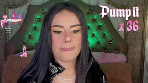 Snapshot of soffiqueen chatting on 18, 5, 2026 Schedule 1400 - 2100 gtm-5 online show from 18, 5, 2026