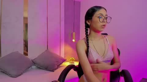 Snapshot of sofi_alix chatting on 3, 6, 2026 S O F I online show from 3, 6, 2026