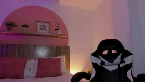 Snapshot of sofi_alix chatting on 6, 6, 2026 S O F I online show from 6, 6, 2026