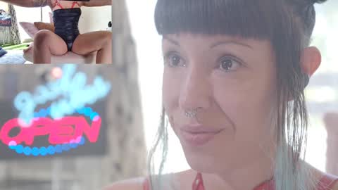 Sofi Mora online show from 10, 9, 2025