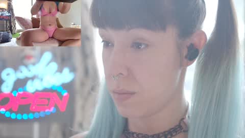 Sofi Mora online show from 29, 9, 2025