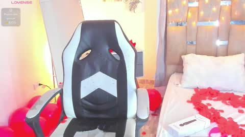 sofi smith online show from 15, 2, 2025