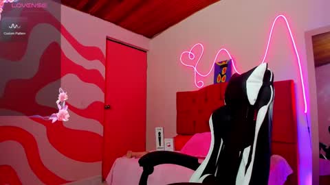  LAURA SOFIA  online show from 10, 2, 2025