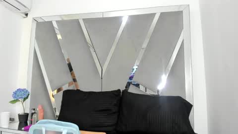 Snapshot of sofia1candyht chatting on 9, 2, 2025 SOFIA online show from 9, 2, 2025