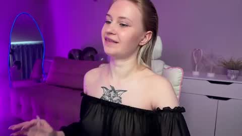 Snapshot of sofia_kenwood_ chatting on 16, 6, 2026 Sofia online show from 16, 6, 2026