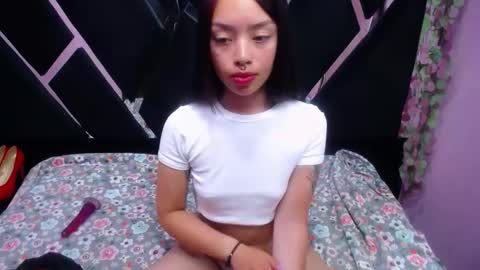 Snapshot of sofia_mirandaa chatting on 3, 2, 2025 sofia miranda online show from 3, 2, 2025