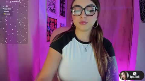 Snapshot of sofiacarti_ chatting on 17, 7, 2026 online show from 17, 7, 2026