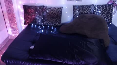 SOFIA NIX online show from 28, 2, 2025