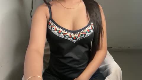 Snapshot of sofie_diva chatting on 28, 10, 2025 divya online show from 28, 10, 2025