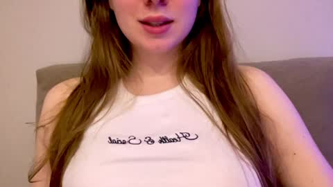 Snapshot of sofinovvak chatting on 4, 4, 2026 Sofi online show from 4, 4, 2026