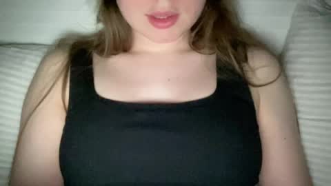 Snapshot of sofinovvak chatting on 14, 4, 2026 Sofi online show from 14, 4, 2026