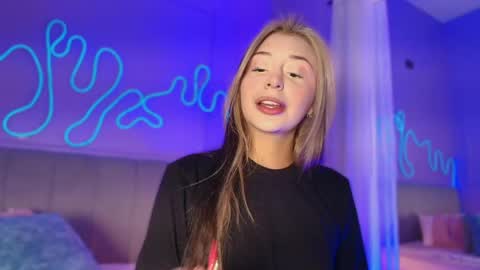 Snapshot of sofly_s chatting on 22, 5, 2026 Sofi online show from 22, 5, 2026