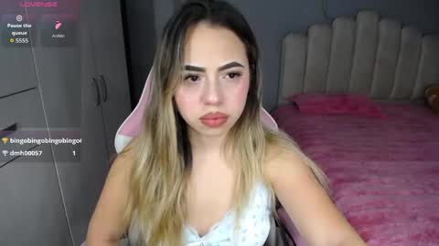 Snapshot of softkiss_x chatting on 22, 4, 2026 Fran online show from 22, 4, 2026