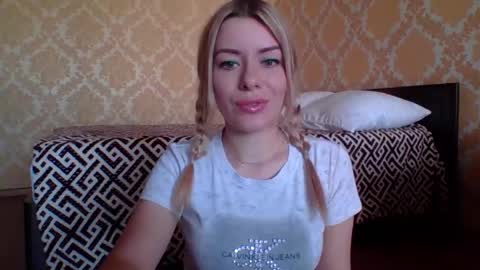 Snapshot of softy_aura chatting on 28, 5, 2026 softy_aura online show from 28, 5, 2026