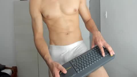 Snapshot of sola_enzo chatting on 21, 5, 2026 sola_enzo online show from 21, 5, 2026
