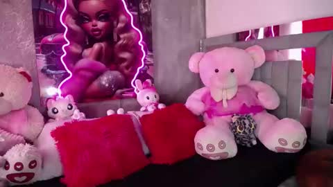 instagram    evalunavelez1. online show from 1, 10, 2025