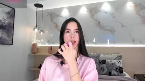 Snapshot of solavelar chatting on 21, 6, 2026 Sol Avelar online show from 21, 6, 2026