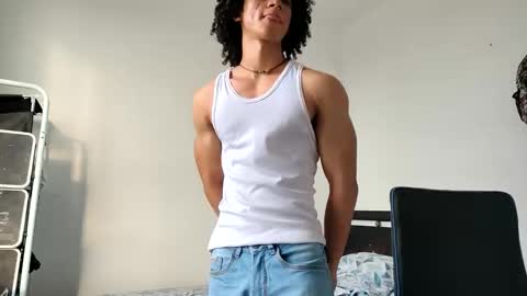 Snapshot of solorizo chatting on 4, 5, 2026 Hi Im Weller Check my Bio online show from 4, 5, 2026