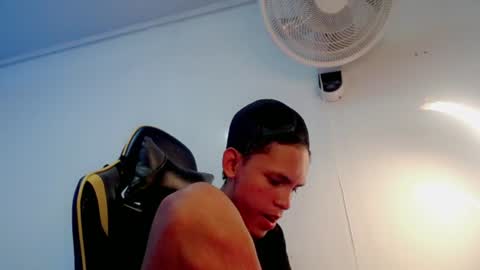 Snapshot of sombra_18 chatting on 21, 7, 2026 ESTEBAN online show from 21, 7, 2026