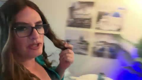 Snapshot of someonespeicial chatting on 14, 9, 2025 someonespeicial online show from 14, 9, 2025