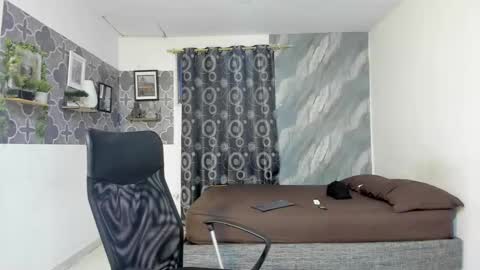 son_hades online show from 9, 2, 2026