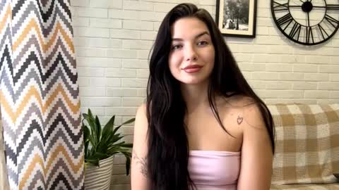 Snapshot of songmunivez chatting on 11, 11, 2025 Kira online show from 11, 11, 2025