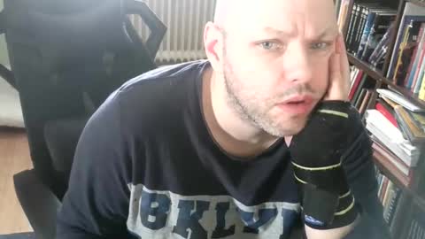 Snapshot of songoku81 chatting on 15, 2, 2026 Tom online show from 15, 2, 2026