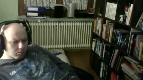 Snapshot of songoku81 chatting on 22, 2, 2026 Tom online show from 22, 2, 2026