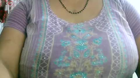 Snapshot of soni88888 chatting on 4, 12, 2024 soni88888 online show from 4, 12, 2024