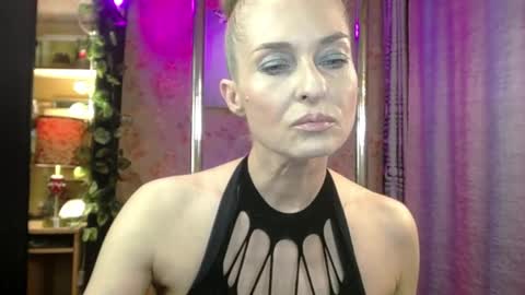 Snapshot of soniadance chatting on 7, 5, 2026 Sonia online show from 7, 5, 2026