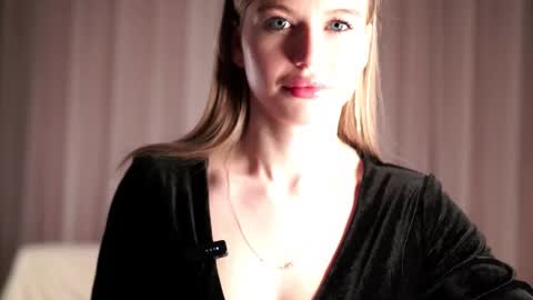 Mona Wice online show from 16, 12, 2025