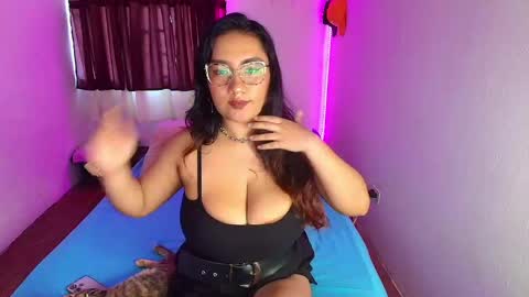 Snapshot of soph_antony chatting on 14, 5, 2026 soph_antony online show from 14, 5, 2026