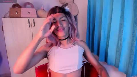 Snapshot of sophi_lu1 chatting on 28, 10, 2025 sophi lovely online show from 28, 10, 2025