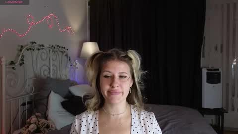 Snapshot of sophia_dreamy chatting on 21, 9, 2025 Sophia online show from 21, 9, 2025