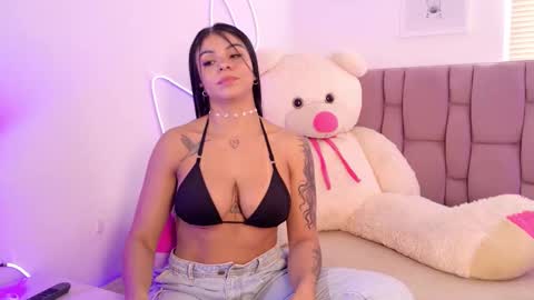 Snapshot of sophia_karsonn chatting on 4, 12, 2025 Sophia Carson online show from 4, 12, 2025
