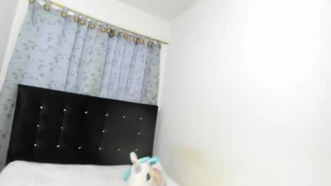 Snapshot of sophia_moons_ chatting on 24, 5, 2026 sophia_moons_ online show from 24, 5, 2026